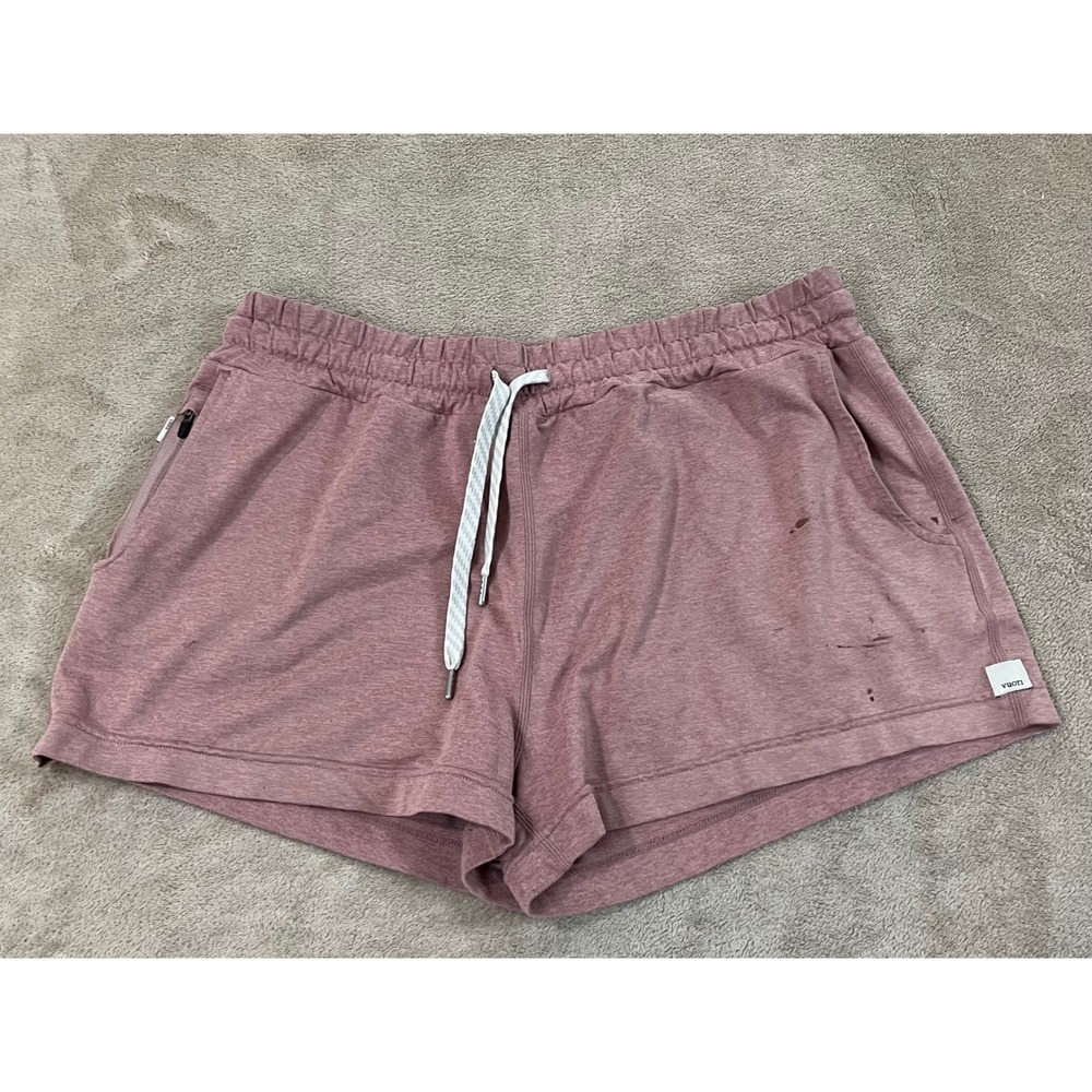 Vuori Halo Performance Shorts Women's Size Medium Salmon Pink Polyester VW339